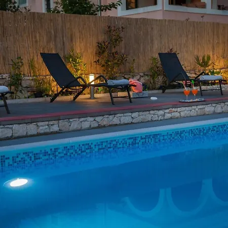 펜션 Ferienhaus Mit Privatpool Fur 6 Personen Ca 150 Qm In Bilice, Dalmatien Norddalmatien *