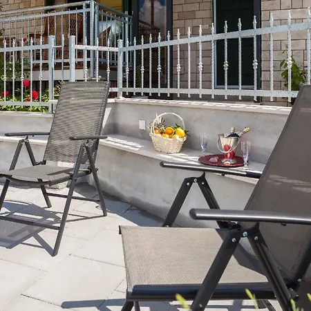 Ferienhaus Mit Privatpool Fur 6 Personen Ca 150 Qm In Bilice, Dalmatien Norddalmatien 펜션