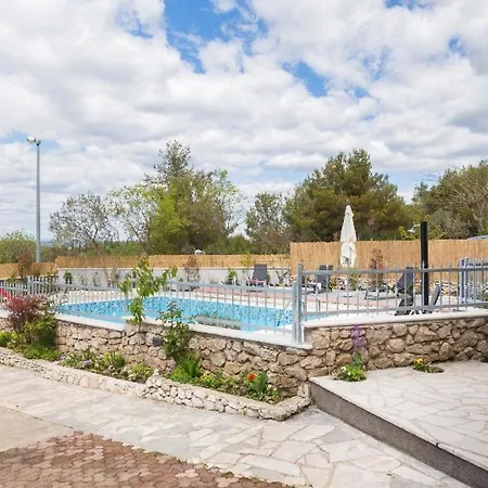 Ferienhaus Mit Privatpool Fur 6 Personen Ca 150 Qm In Bilice, Dalmatien Norddalmatien * 빌리제