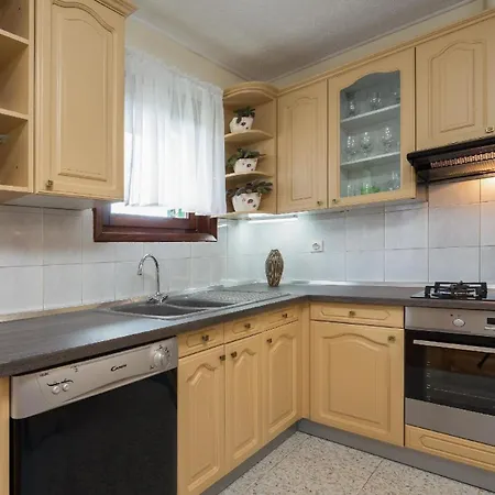 Ferienhaus Mit Privatpool Fur 6 Personen Ca 150 Qm In Bilice, Dalmatien Norddalmatien